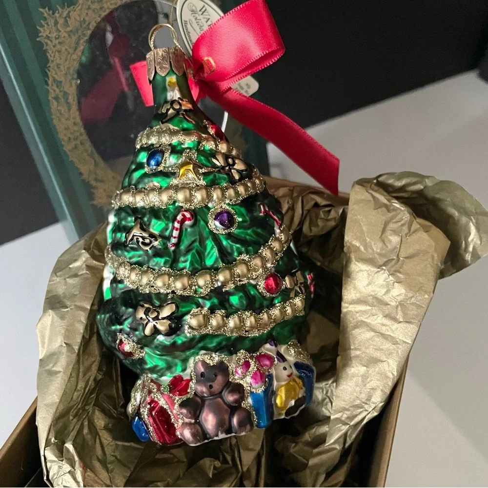 2002 O Christmas Tree Heriloom Ornament by Waterford (broken)